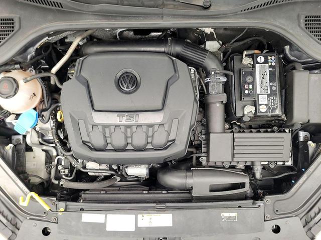 Photo of 2021 Gray Volkswagen Passat