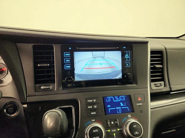 Photo of 2015 Gray Toyota Sienna