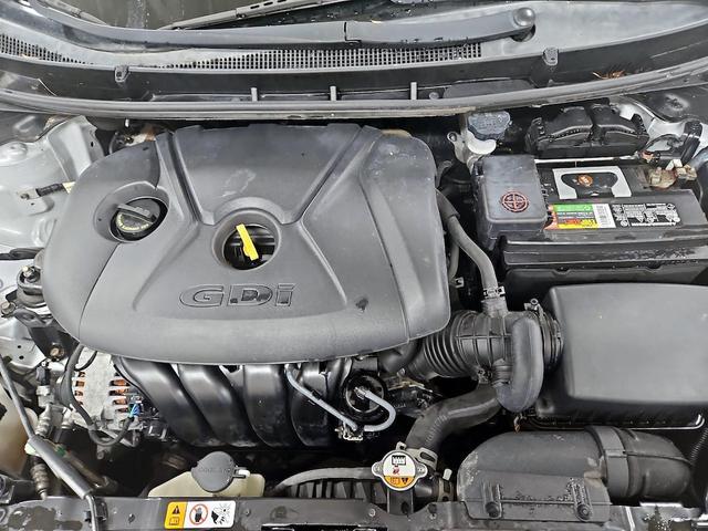 Photo of 2017 Silver Hyundai ELANTRA
