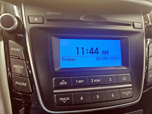 Photo of 2017 Silver Hyundai ELANTRA