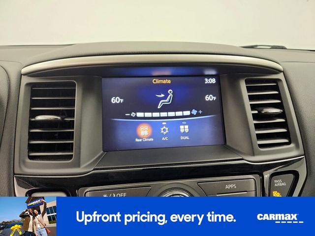 Photo of 2017 Silver Nissan Pathfinder