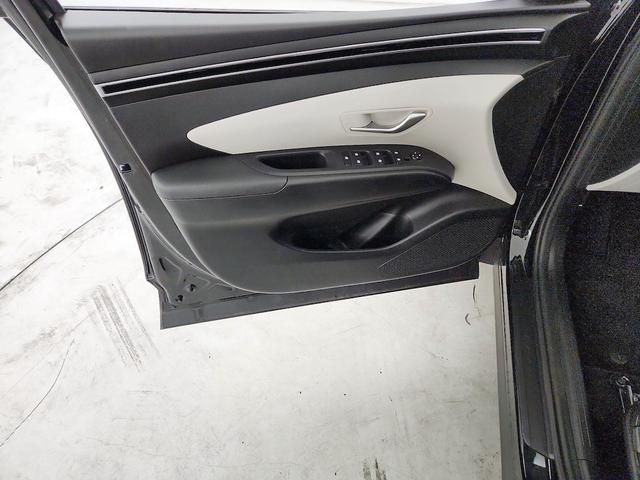 Photo of 2023 Black Hyundai TUCSON