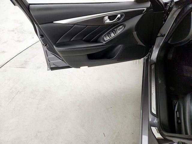 Photo of 2021 Gray INFINITI Q50