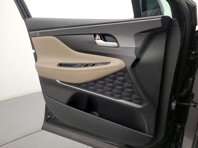 Photo of 2022 Black Hyundai SANTA FE