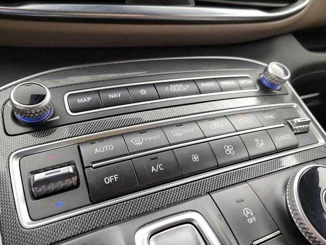 Photo of 2022 Black Hyundai SANTA FE