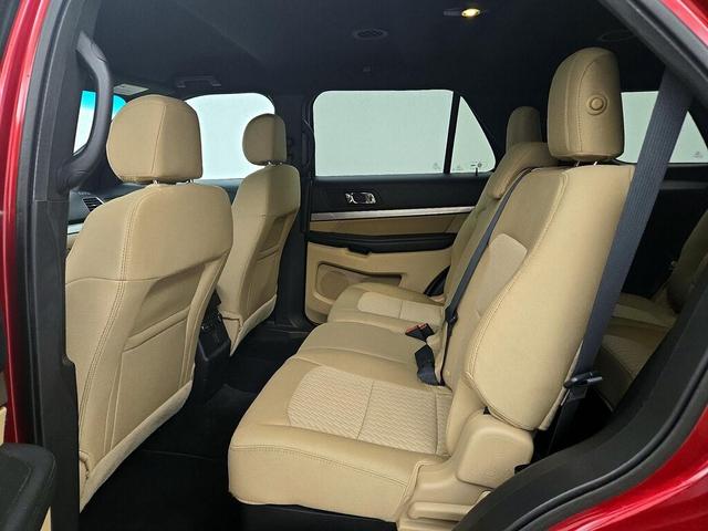Photo of 2016 Red Ford Explorer