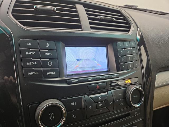 Photo of 2016 Red Ford Explorer