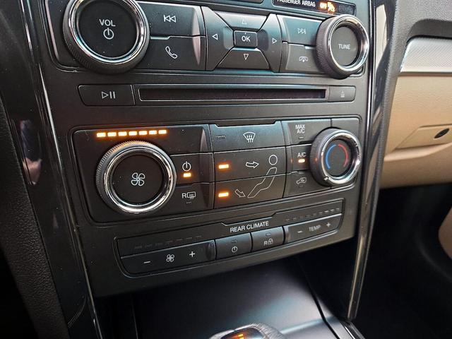 Photo of 2016 Red Ford Explorer