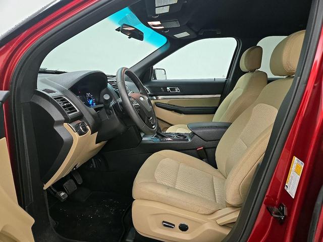 Photo of 2016 Red Ford Explorer