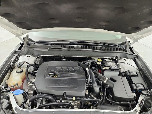 Photo of 2016 White Ford Fusion