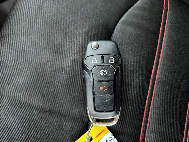 Photo of 2016 White Ford Fusion