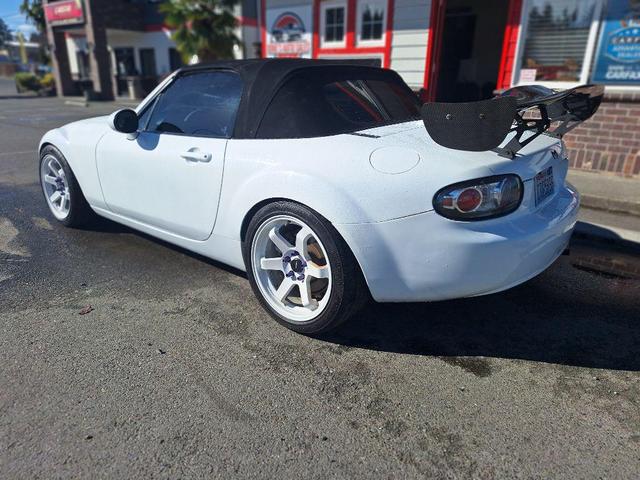 Photo of 2006 Marble White Mazda MX-5 Miata
