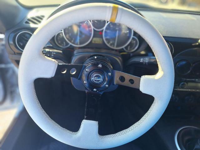 Photo of 2006 Marble White Mazda MX-5 Miata