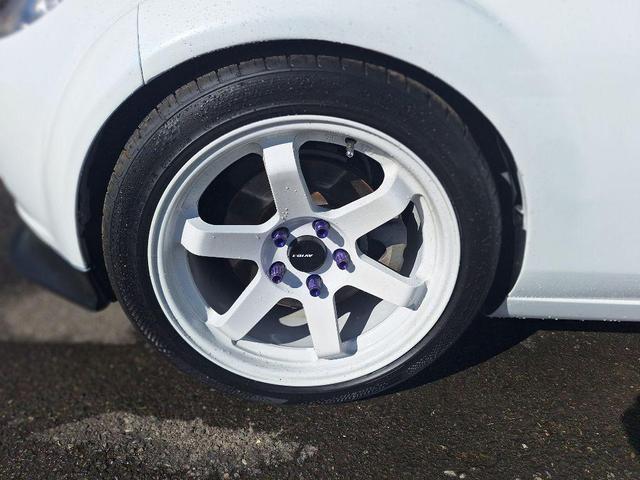 Photo of 2006 Marble White Mazda MX-5 Miata