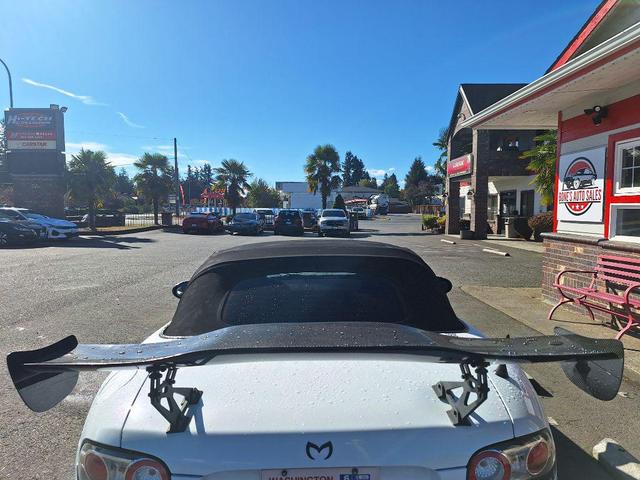 Photo of 2006 Marble White Mazda MX-5 Miata