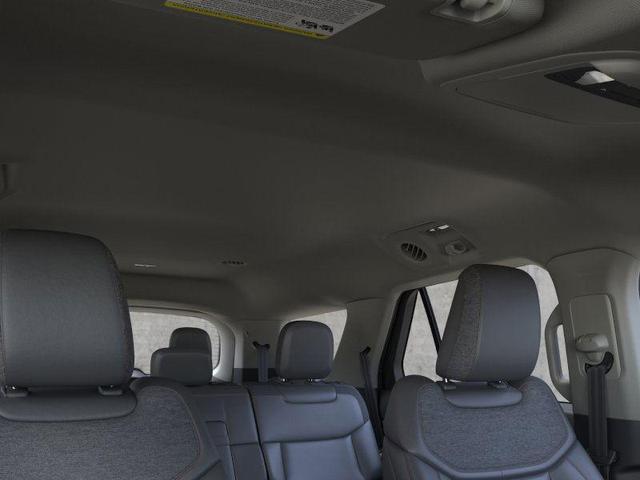 Photo of 2025 Space White Metallic Ford Explorer