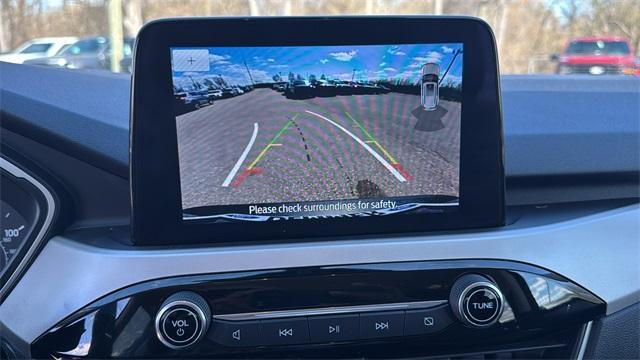 Photo of 2022 Atlas Blue Metallic Ford Escape