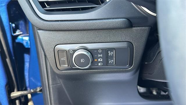 Photo of 2022 Atlas Blue Metallic Ford Escape