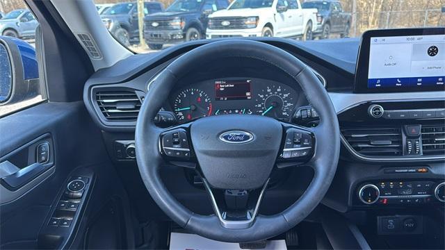 Photo of 2022 Atlas Blue Metallic Ford Escape