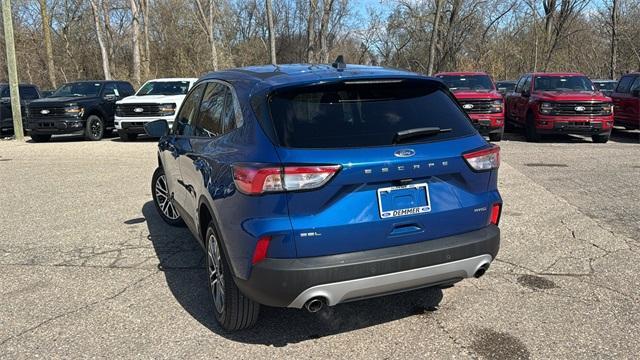 Photo of 2022 Atlas Blue Metallic Ford Escape