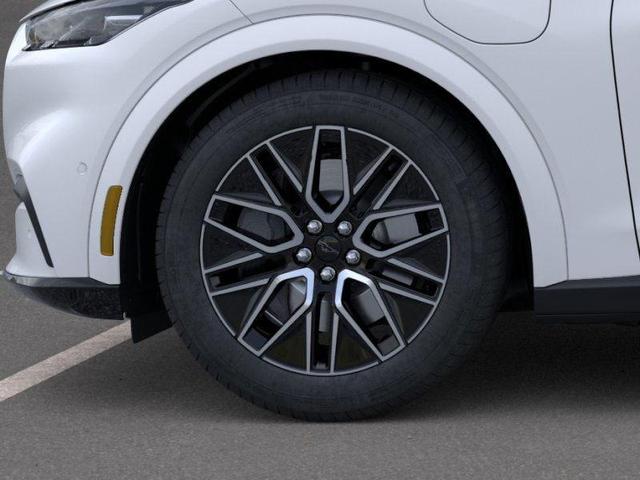 Photo of 2025 Star White Ford Mustang Mach-E