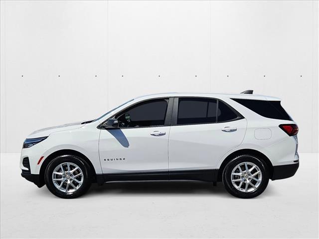 Photo of 2023 Summit White Chevrolet Equinox