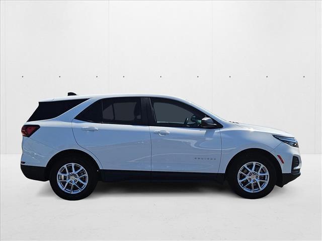 Photo of 2023 Summit White Chevrolet Equinox