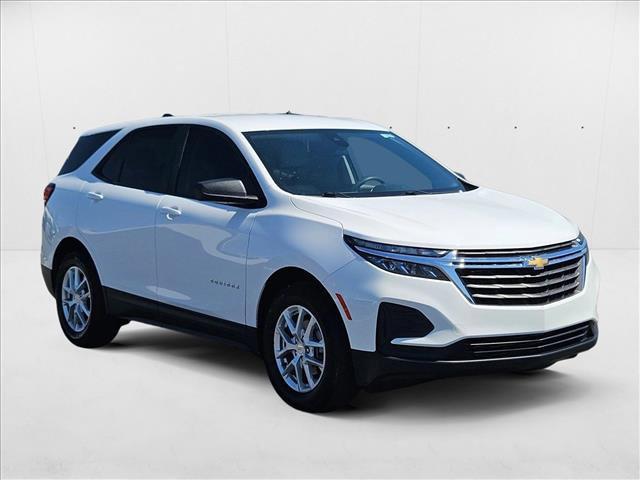 Photo of 2023 Summit White Chevrolet Equinox