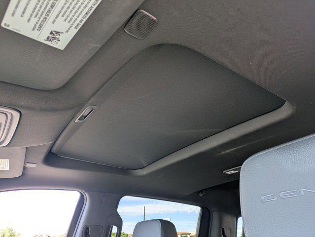 Photo of 2022 White Frost Tricoat GMC Sierra 1500