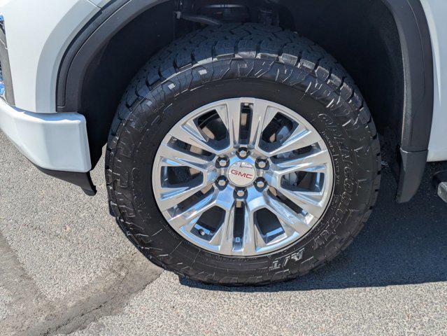Photo of 2022 White Frost Tricoat GMC Sierra 1500