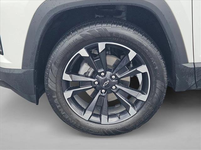 Photo of 2025 Iridescent Pearl Tricoat Chevrolet Equinox