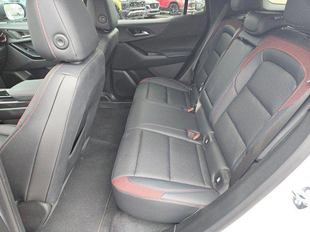 Photo of 2025 Iridescent Pearl Tricoat Chevrolet Equinox