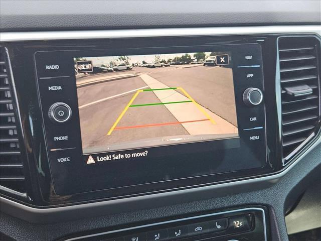 Photo of 2023 Pure Gray Volkswagen Atlas Cross Sport