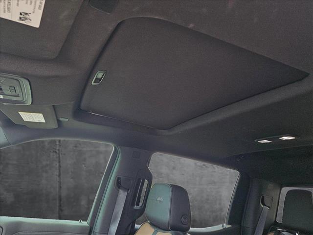 Photo of 2021 Iridescent Pearl Tricoat Chevrolet Silverado 1500