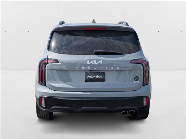Photo of 2024 Wolf Gray Kia Telluride