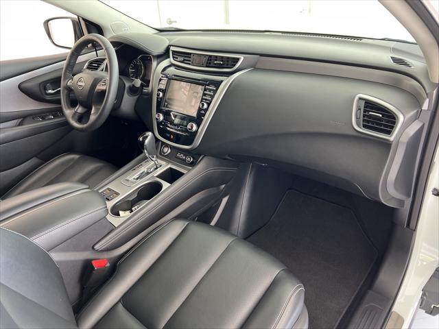 Photo of 2023 Pearl White Tricoat Nissan Murano