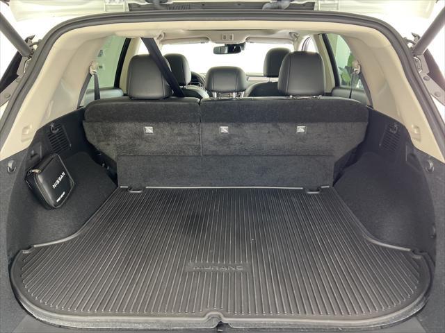 Photo of 2023 Pearl White Tricoat Nissan Murano
