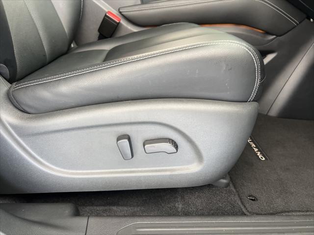 Photo of 2023 Pearl White Tricoat Nissan Murano