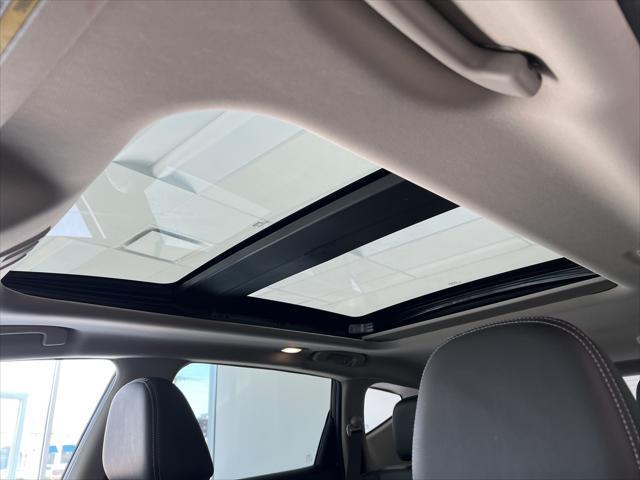 Photo of 2023 Pearl White Tricoat Nissan Murano
