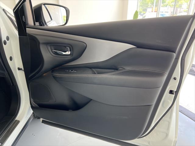 Photo of 2023 Pearl White Tricoat Nissan Murano