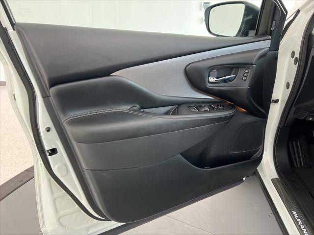 Photo of 2023 Pearl White Tricoat Nissan Murano