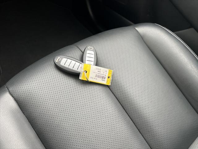 Photo of 2023 Pearl White Tricoat Nissan Murano