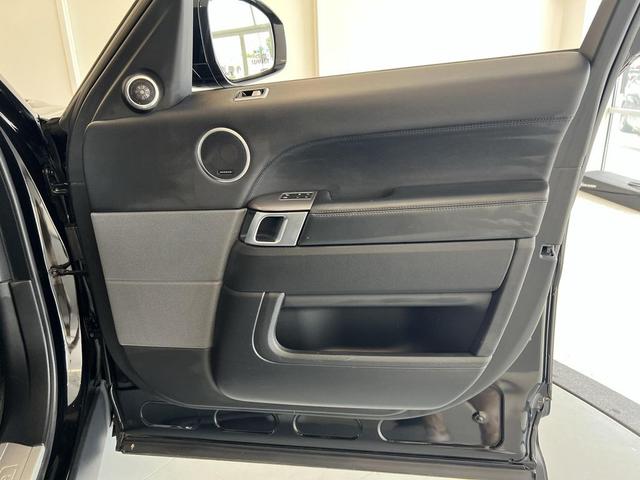 Photo of 2019 Black Land Rover Range Rover Sport