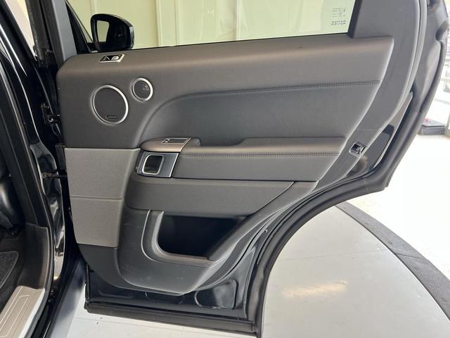 Photo of 2019 Black Land Rover Range Rover Sport