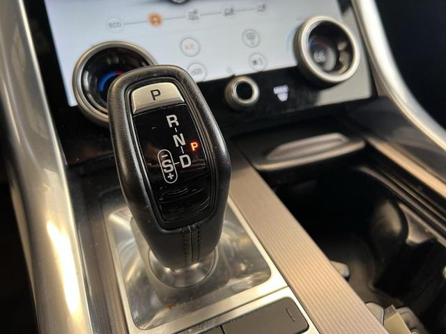 Photo of 2019 Black Land Rover Range Rover Sport