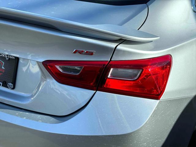 Photo of 2021 Silver Ice Metallic Chevrolet Malibu