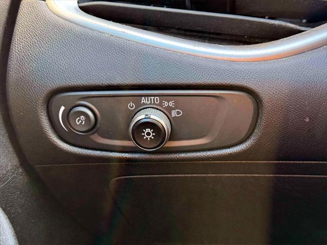 Photo of 2021 Silver Ice Metallic Chevrolet Malibu