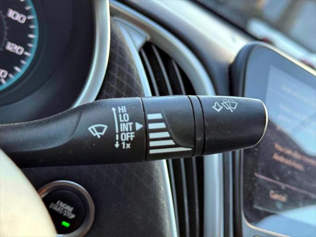 Photo of 2021 Silver Ice Metallic Chevrolet Malibu