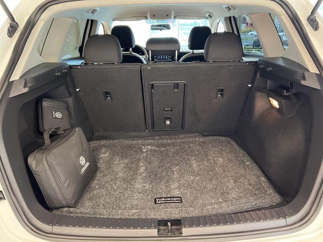 Photo of 2022 Platinum Gray Metallic Volkswagen Taos