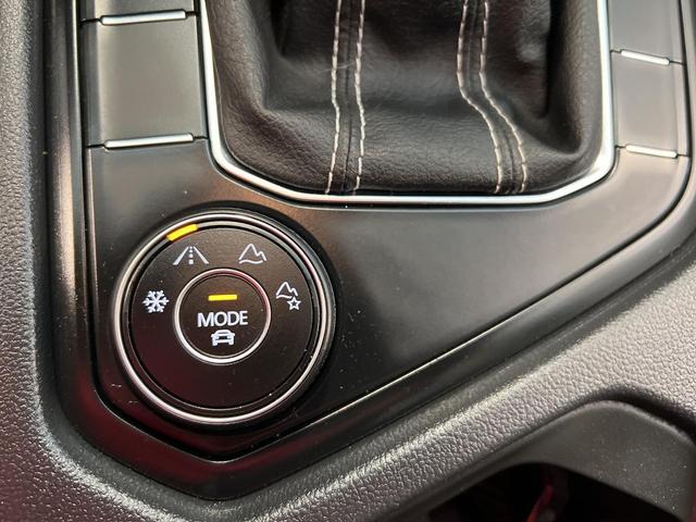 Photo of 2022 Platinum Gray Metallic Volkswagen Taos
